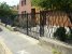 kovaný plot s posuvným bránami