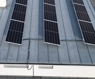 Inštalácia fotovoltickej elektrárne na rodinný dom - Malinovo - zariadim.sk EmotionBuildings embu.sk - recenzie, referencie, skúsenosti
